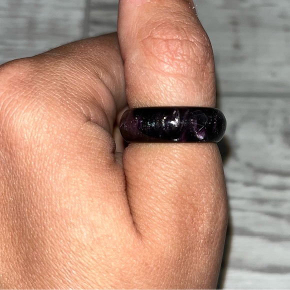 Purple Plastic Ring - Size 9 - Picture 2 of 5